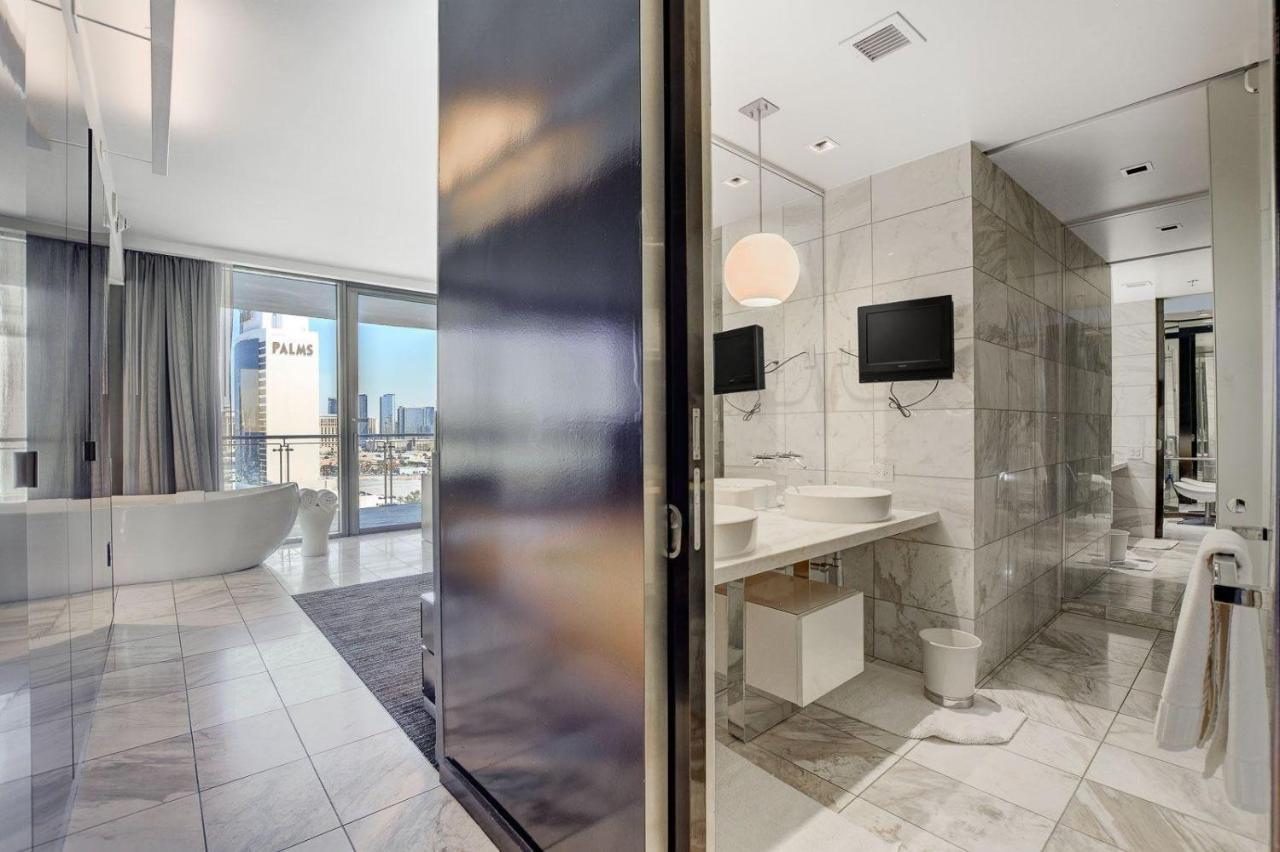 One Bedroom With Strip Views 22nd Floor. Las Vegas