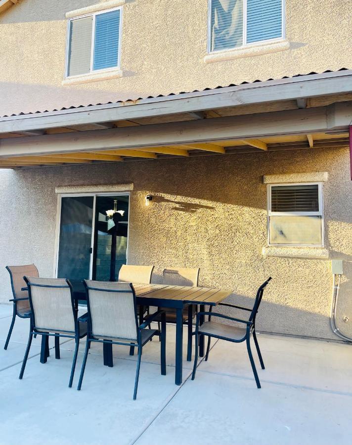 Holiday home 3br King Suite/near Strip/wi-fi Las Vegas