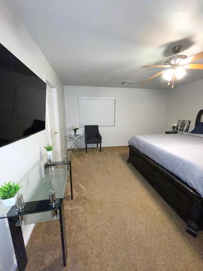 3br King Suite/near Strip/wi-fi Holiday home *