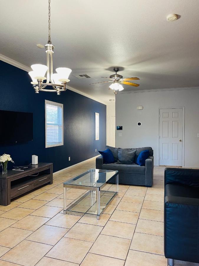 3br King Suite/near Strip/wi-fi Holiday home Las Vegas
