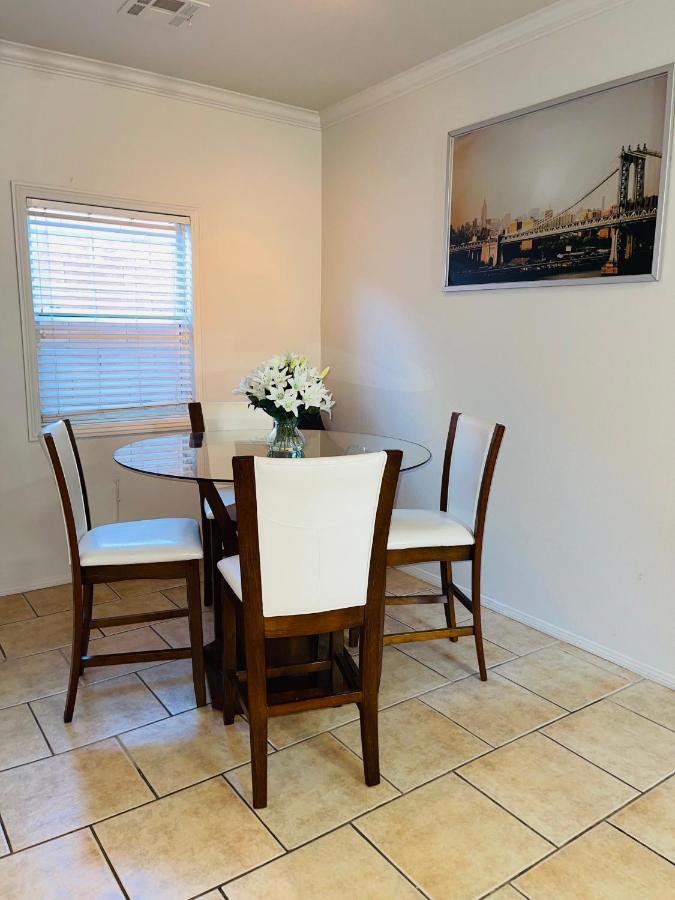 3br King Suite/near Strip/wi-fi Holiday home Las Vegas