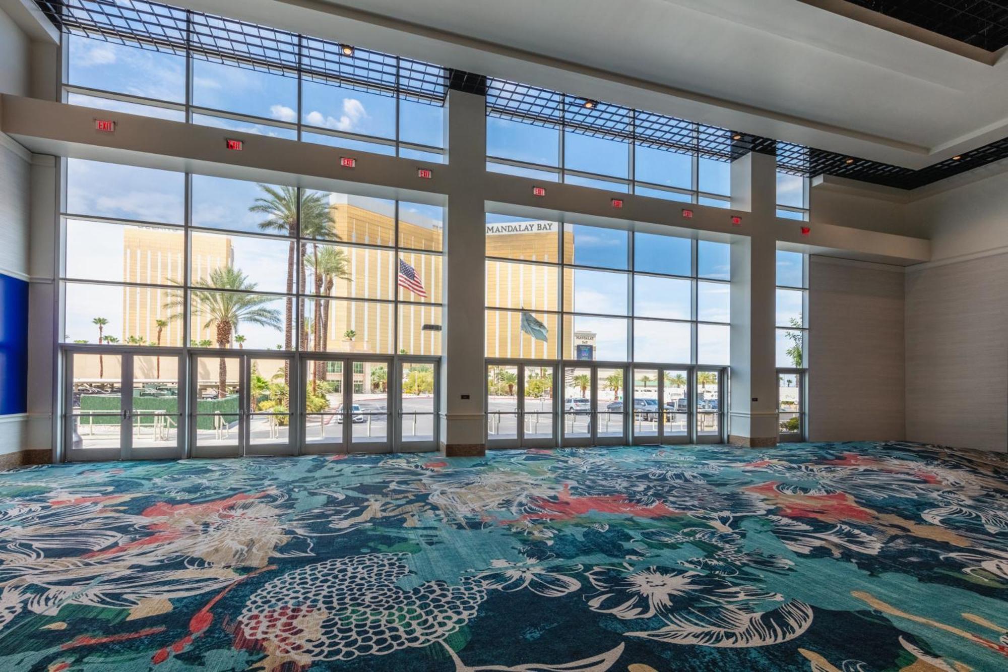 Mandalay Bay Resort 4*