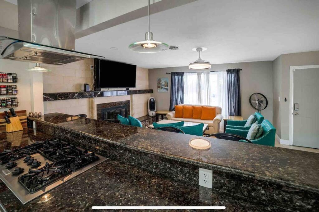 Luxury /pool/spa/games/ 3 Mi Vegas Strip Villa