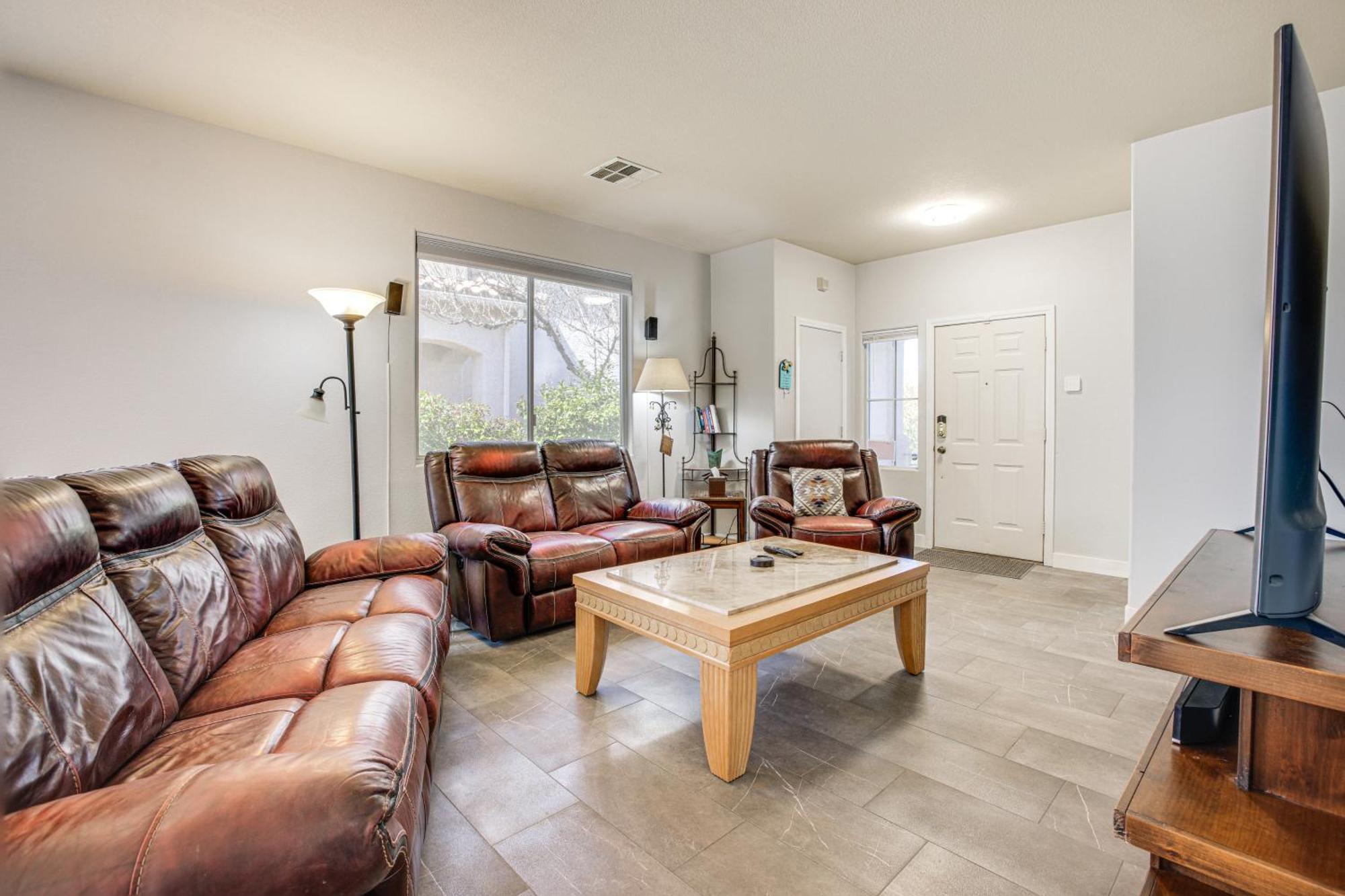 Desert Escape With Pool Oasis Near Golfing And Vegas! Holiday home