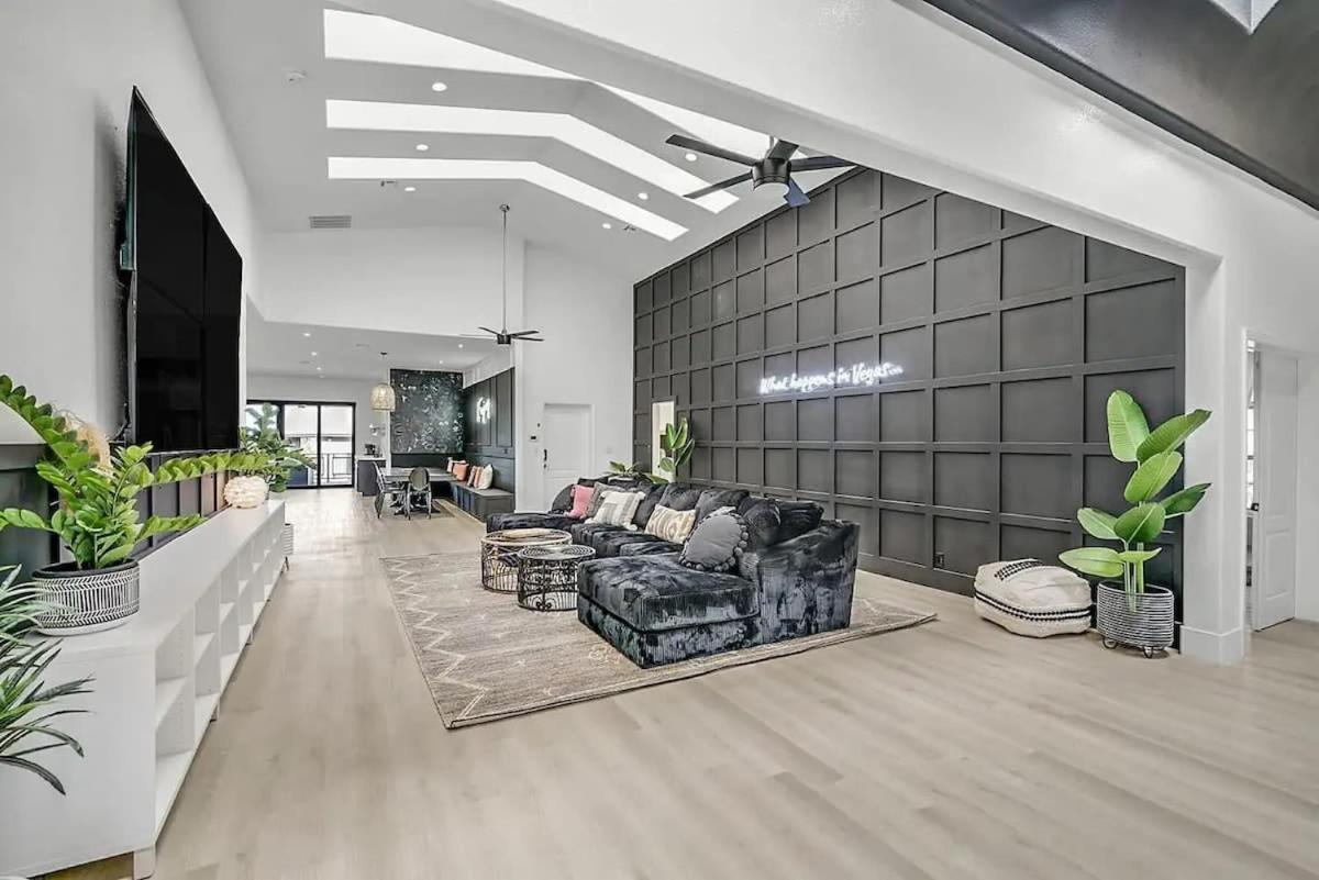 Luxurious 7br Mansion W Pool, Gym, & Casita *