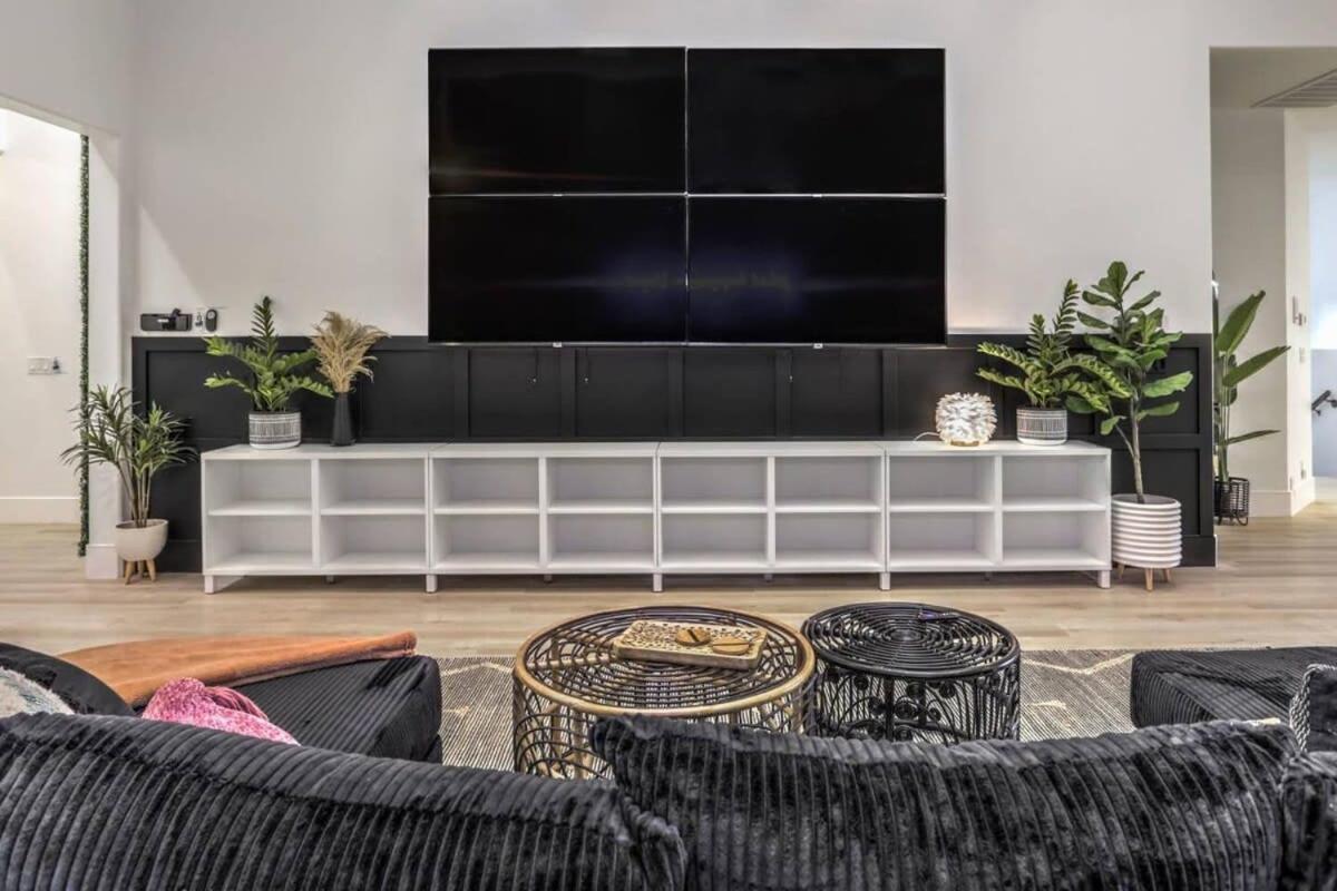 Luxurious 7br Mansion W Pool, Gym, & Casita Villa