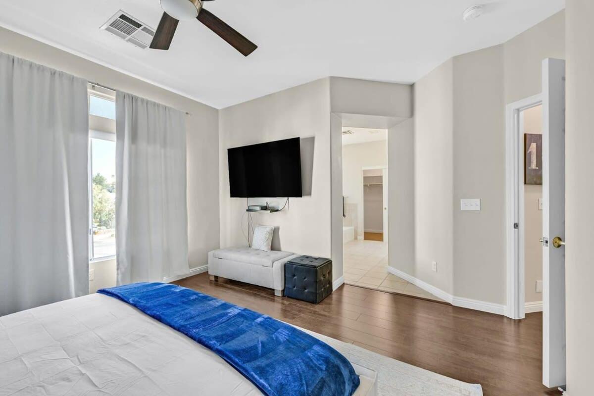 Ferienhaus Stunning 4br Getaway W Pool, Hot Tub, & Firepit