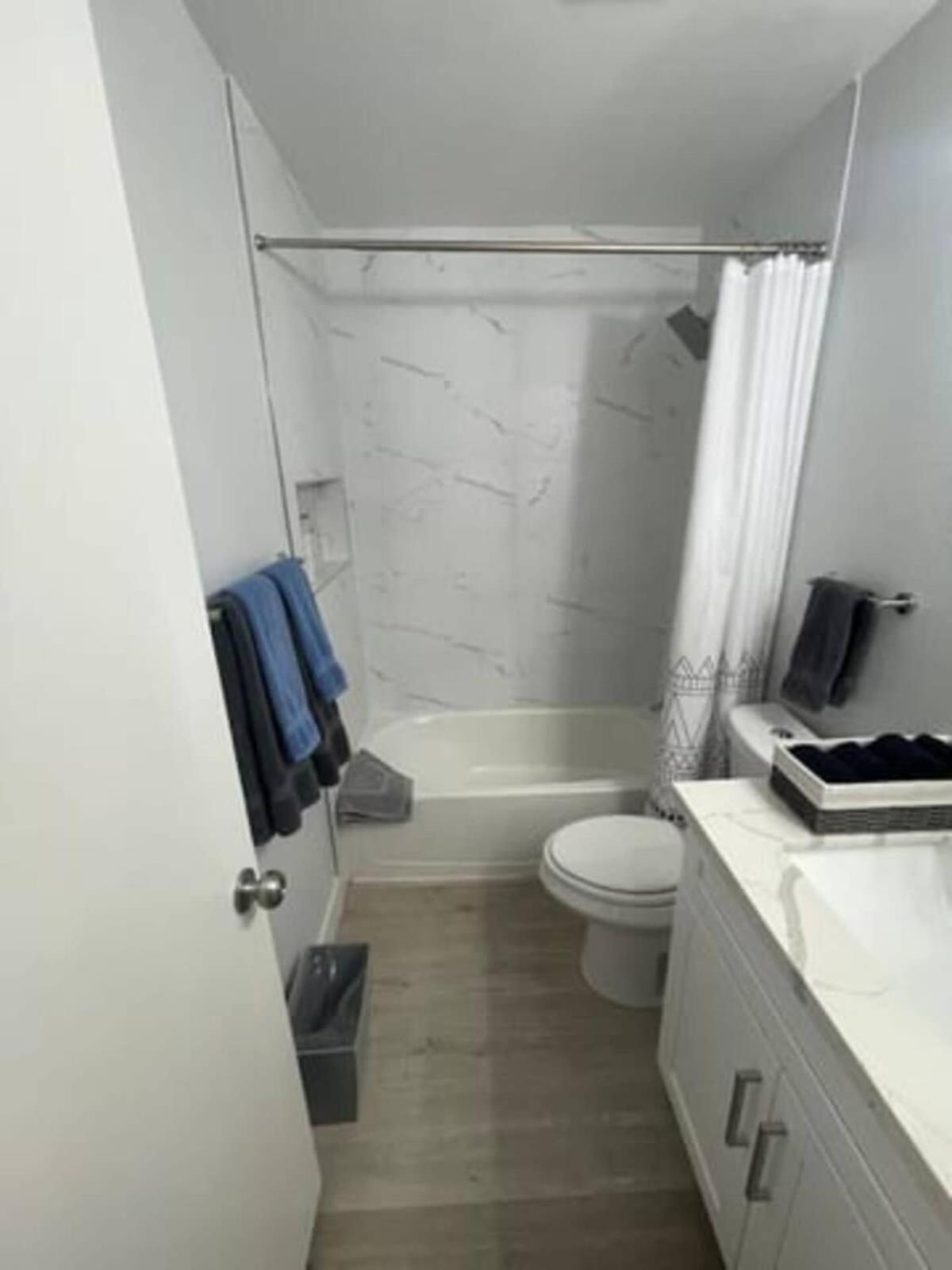 1 Story, 3 Bedroom W Hot Tub, Pool Grill, Firepit * Las Vegas