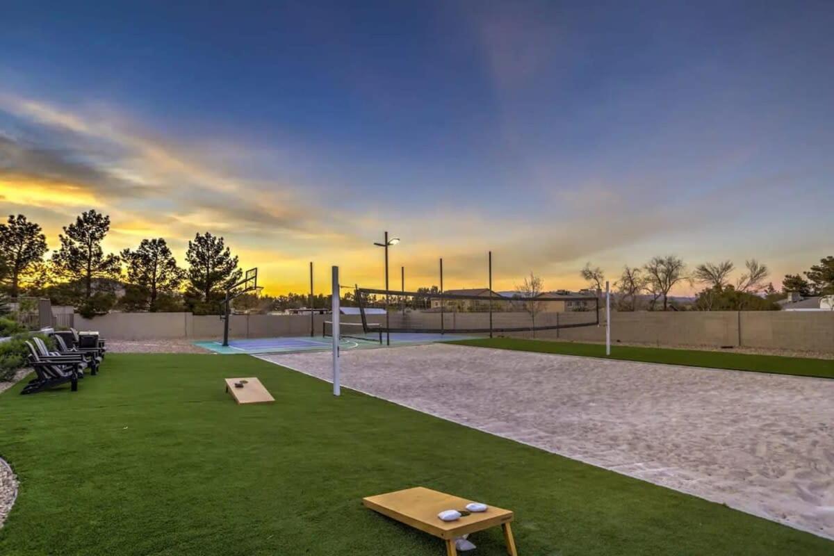Luxurious 7br Mansion W Pool, Gym, & Casita Villa *