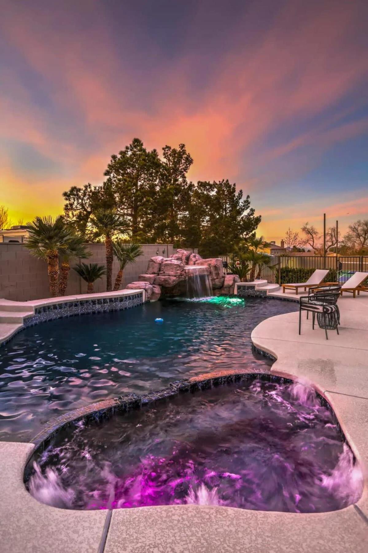 Luxurious 7br Mansion W Pool, Gym, & Casita
