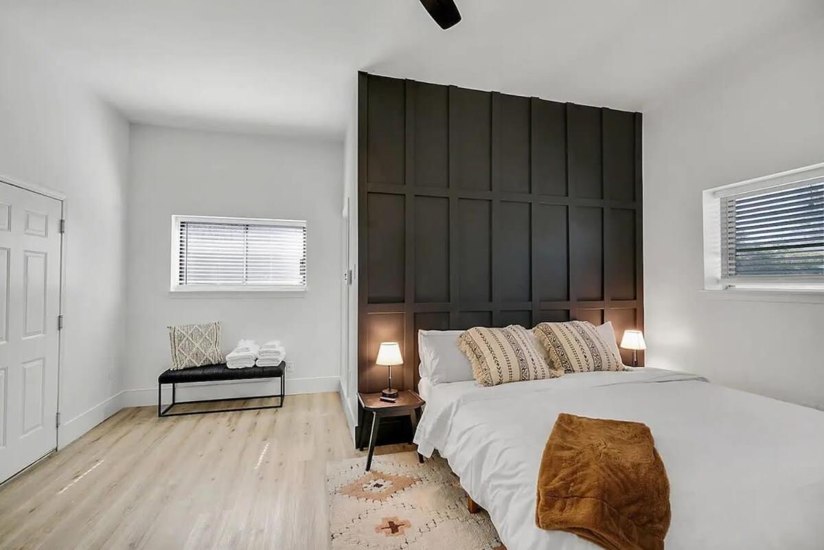 Luxurious 7br Mansion W Pool, Gym, & Casita Villa *