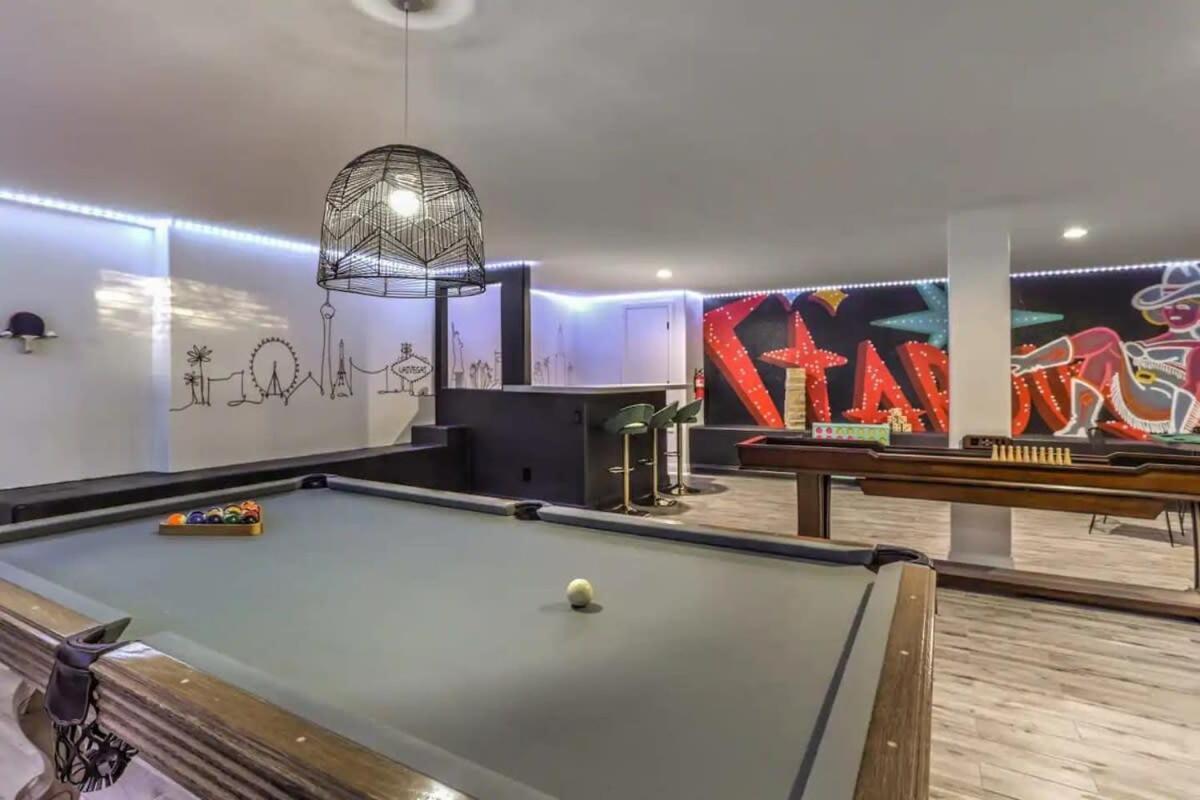 Luxurious 7br Mansion W Pool, Gym, & Casita Villa