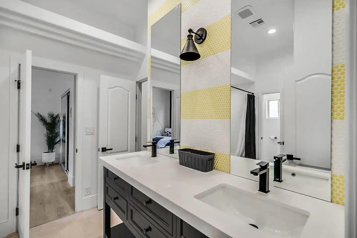 Luxurious 7br Mansion W Pool, Gym, & Casita * Las Vegas