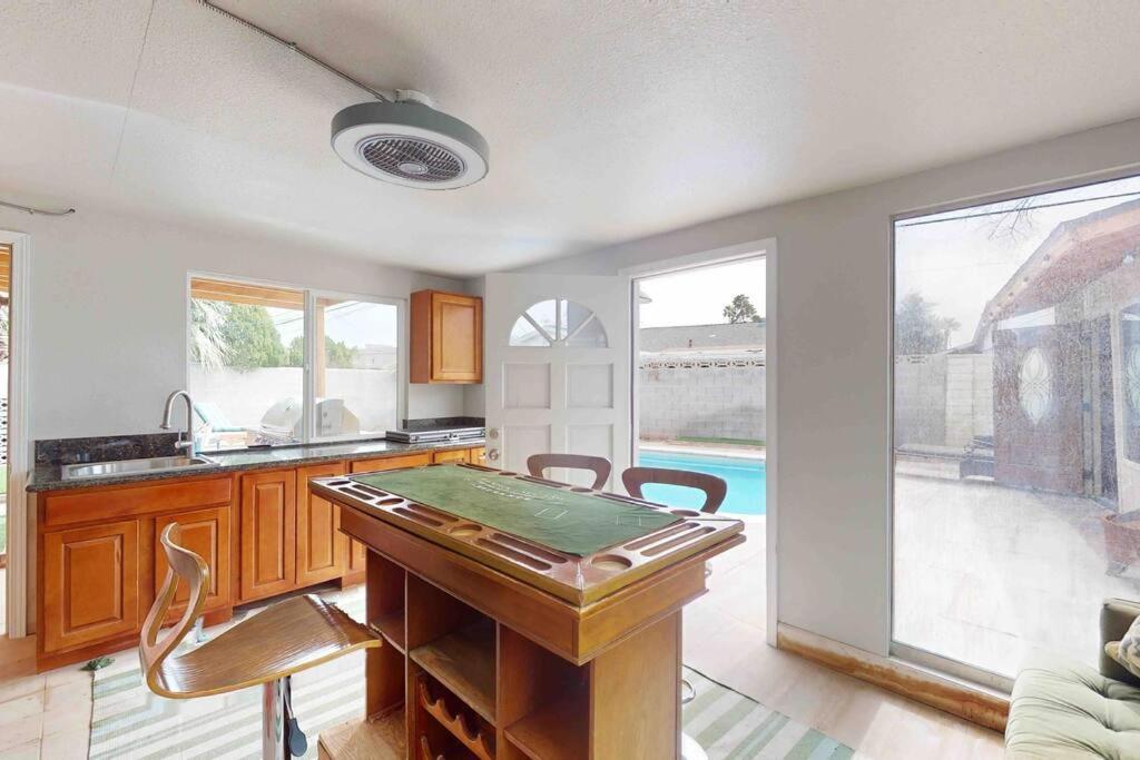 Luxury /pool/spa/games/ 3 Mi Vegas Strip Villa