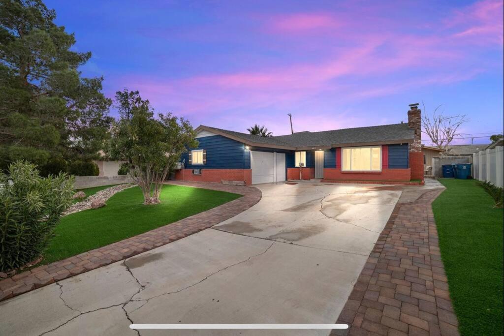 Luxury /pool/spa/games/ 3 Mi Vegas Strip Villa