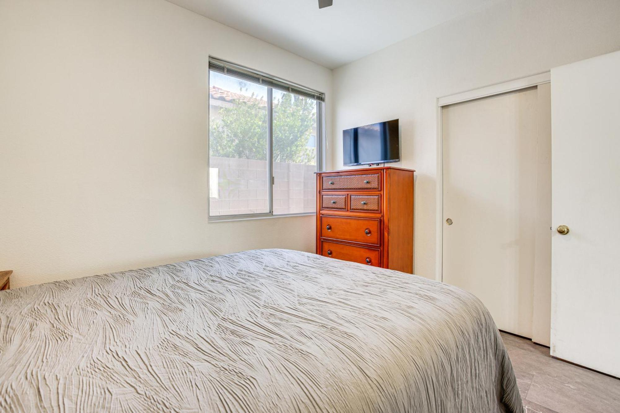 Desert Escape With Pool Oasis Near Golfing And Vegas! Las Vegas