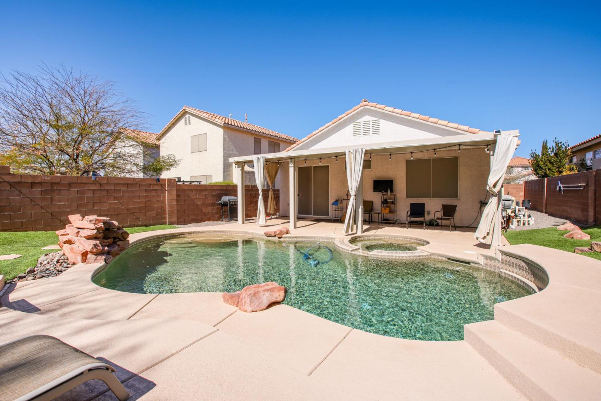 Desert Escape With Pool Oasis Near Golfing And Vegas! * Las Vegas