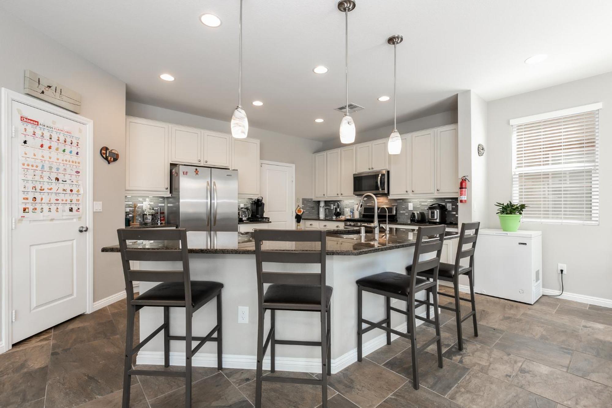 Sunny Vegas Oasis Escape Homestay