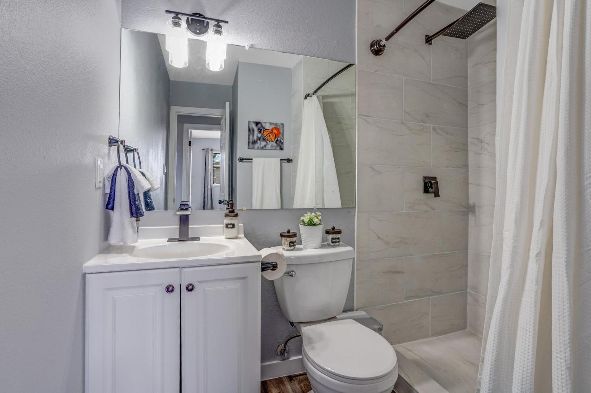 Holiday home Big Group, Remodeled, Landscaped, King Beds, Desks Las Vegas