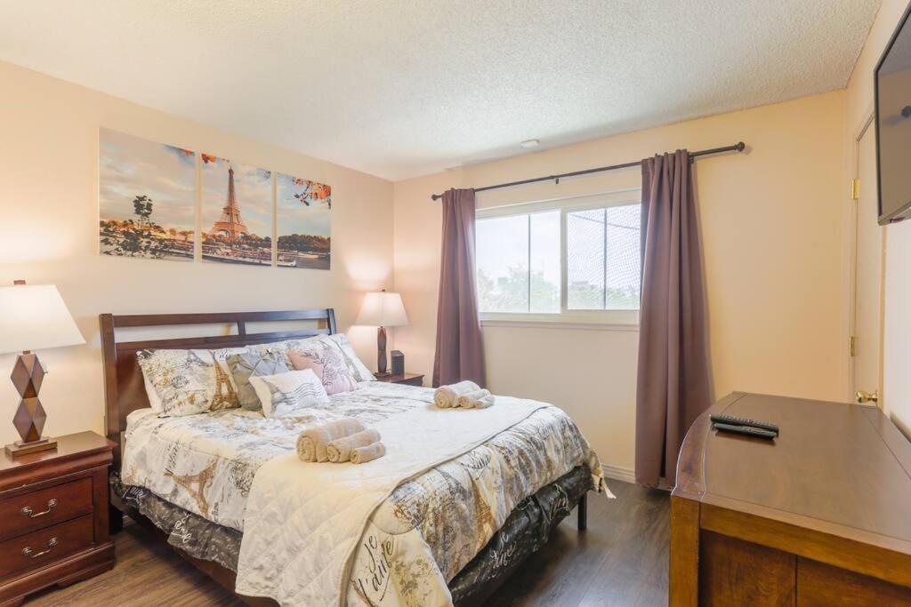 Vacation 3.5 Mi To Strip/dt/outlt Up To 8 Gst Holiday home *