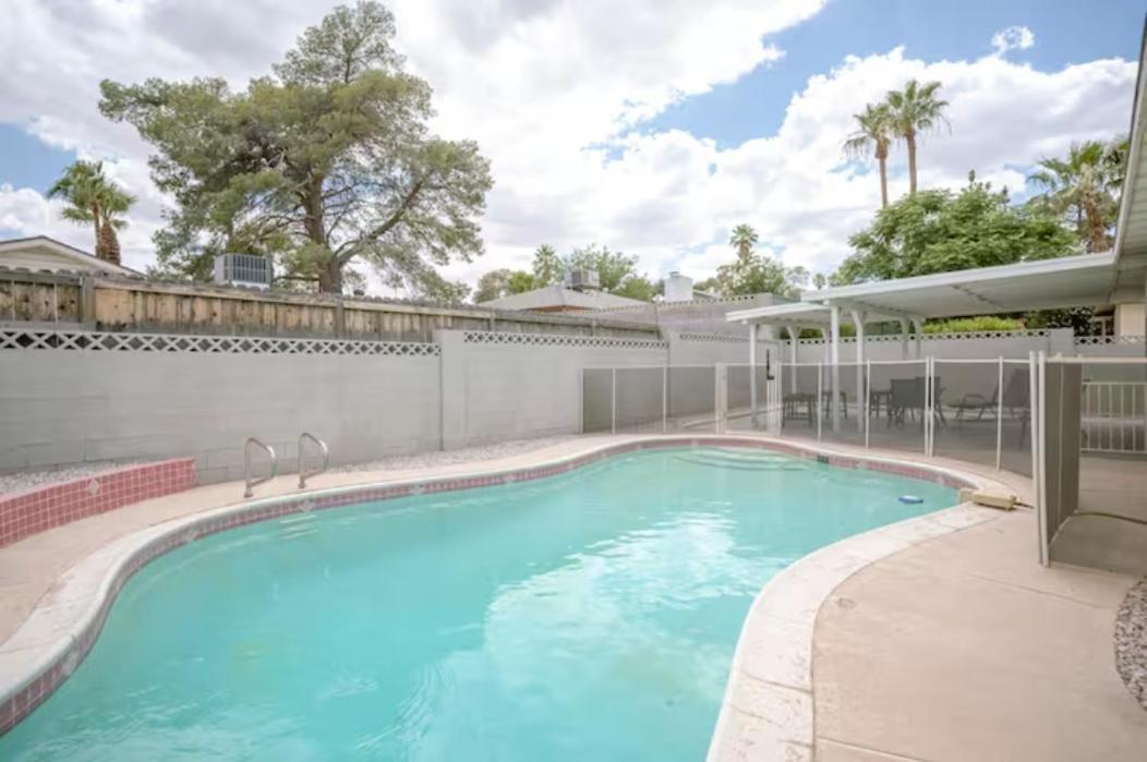 Pool 4 Bedroom 2 Bath Close To Strip Ferienhaus Las Vegas