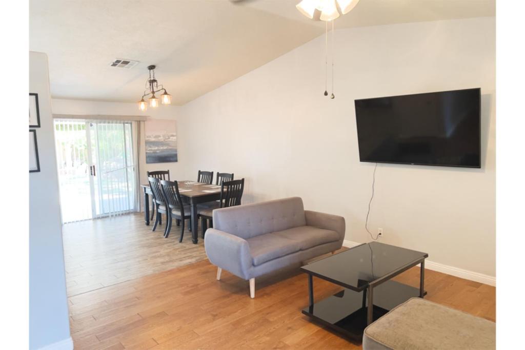 Enjoy Fruits Of Your Labours At Grape Dr- View 3d Holiday home *