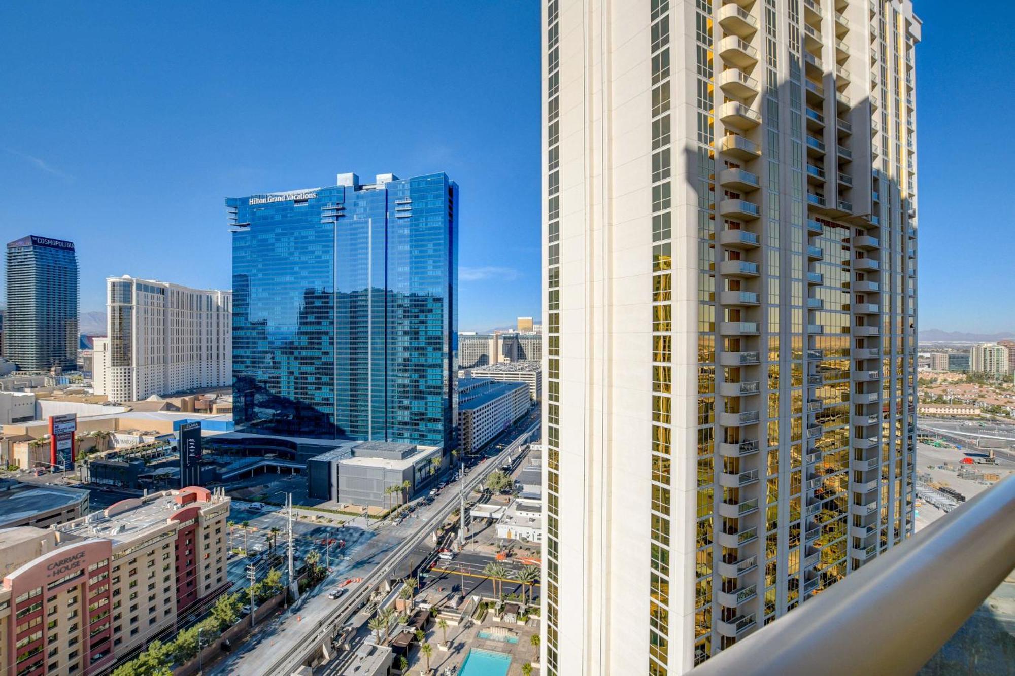 Jewel W/balcony Mgm Signature * 23rd Floor* Strip View * Las Vegas