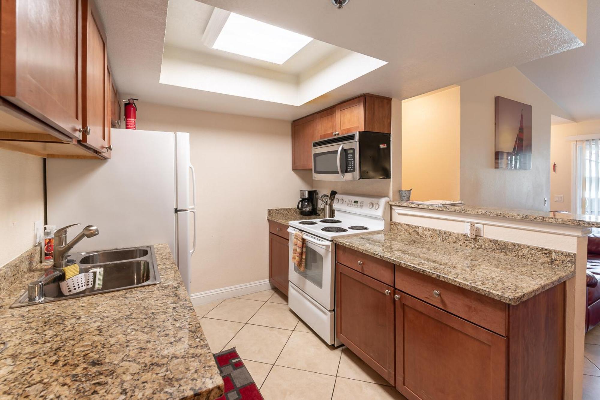 Rio-adjacent 2br Pool, Gym, Free Parking Apartment Las Vegas