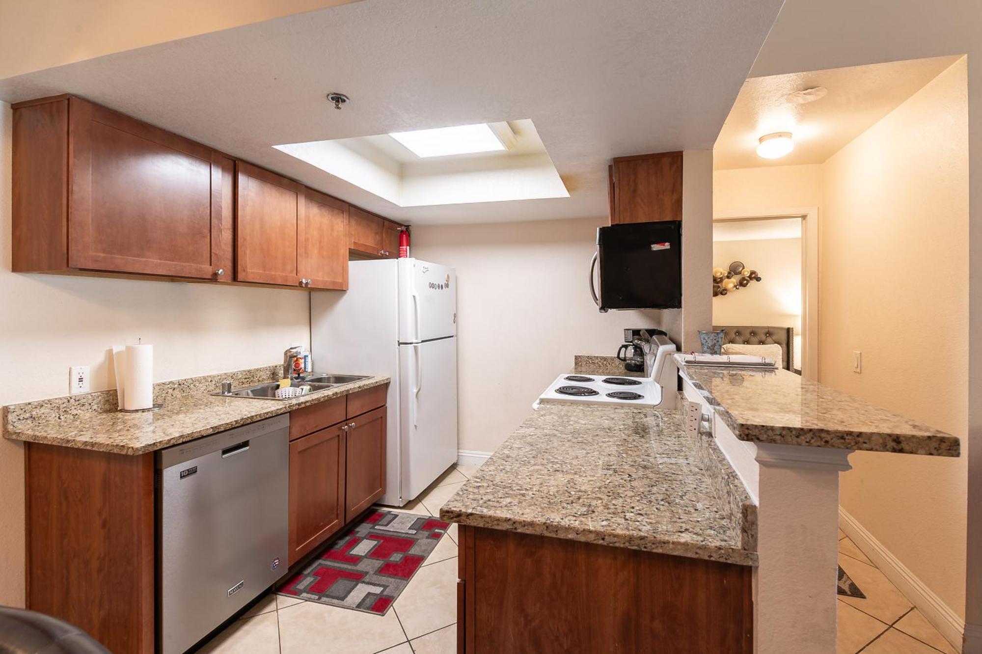 Apartment Rio-adjacent 2br Pool, Gym, Free Parking Las Vegas