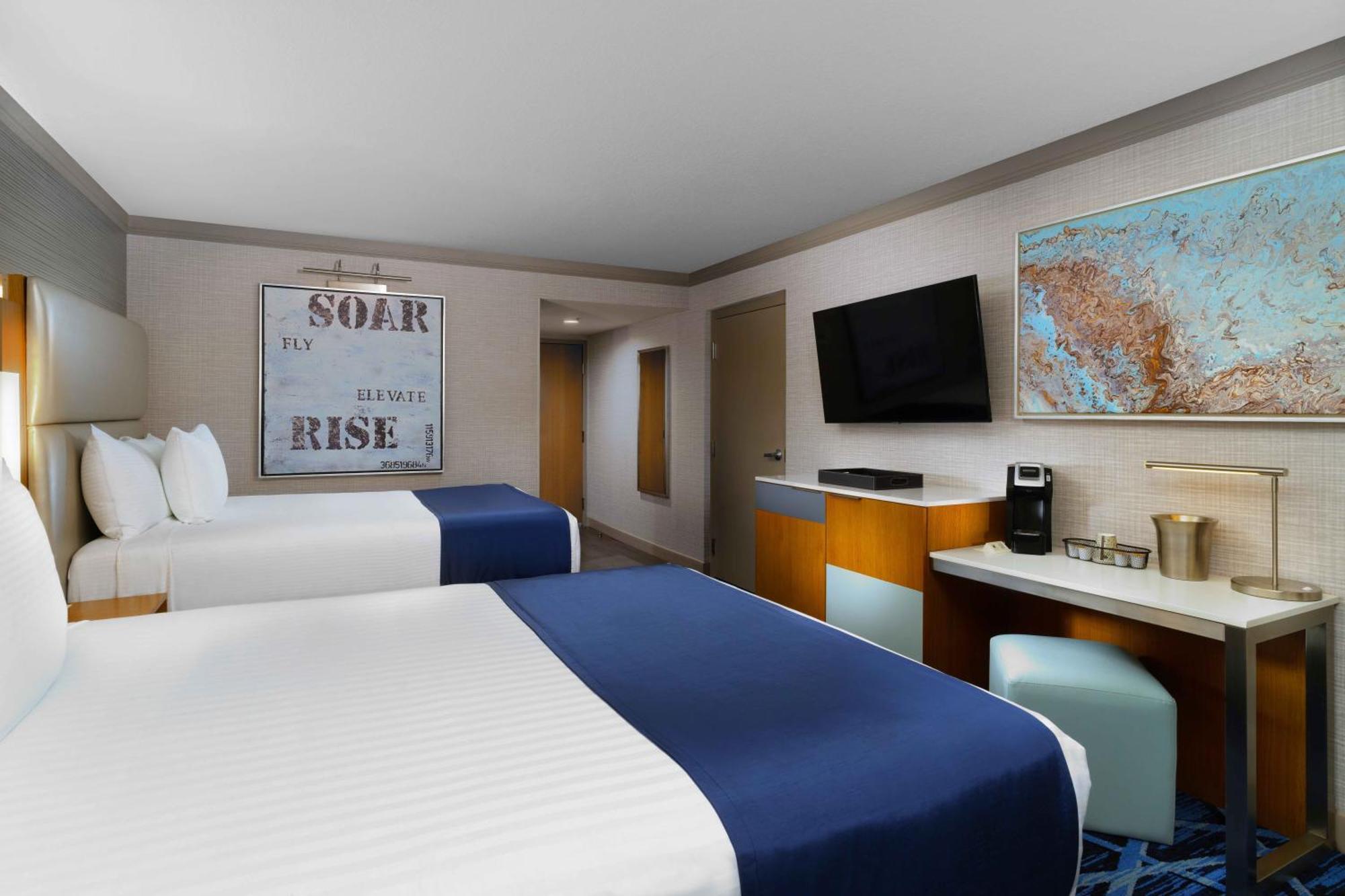 Resort The Strat Hotel, Casino & Tower 3*