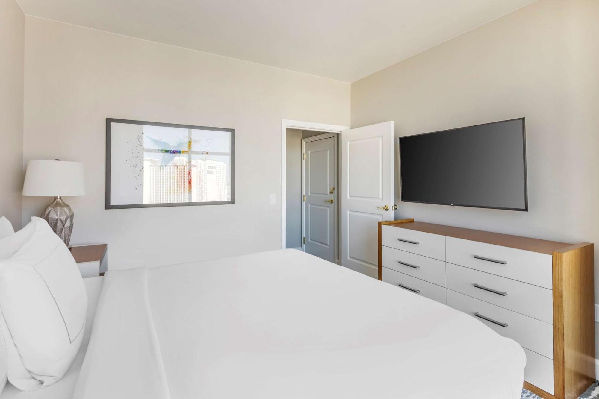 Resort Hilton Grand Vacations Club On The Vegas Strip