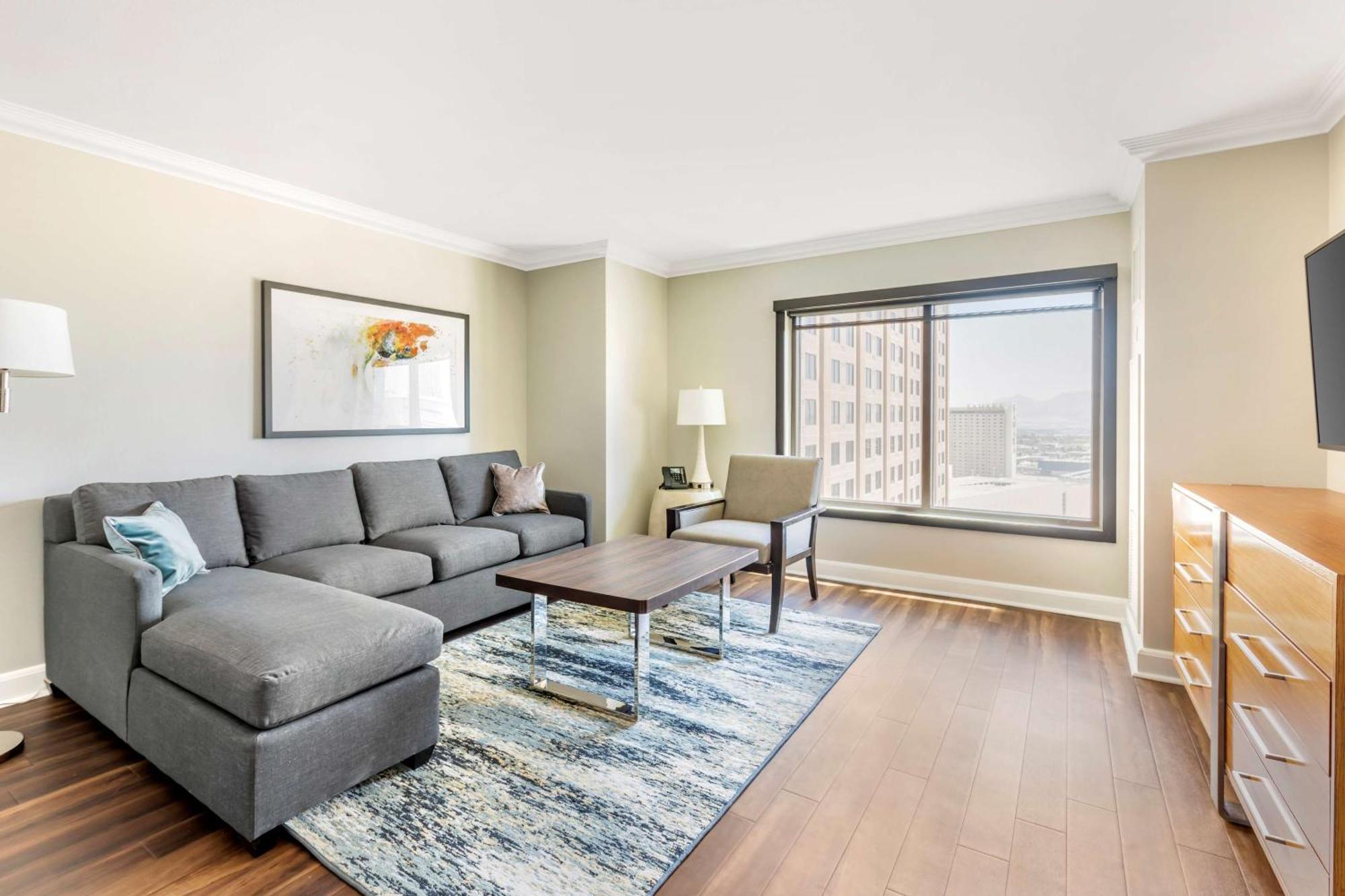 Resort Hilton Grand Vacations Club On The Vegas Strip 4*