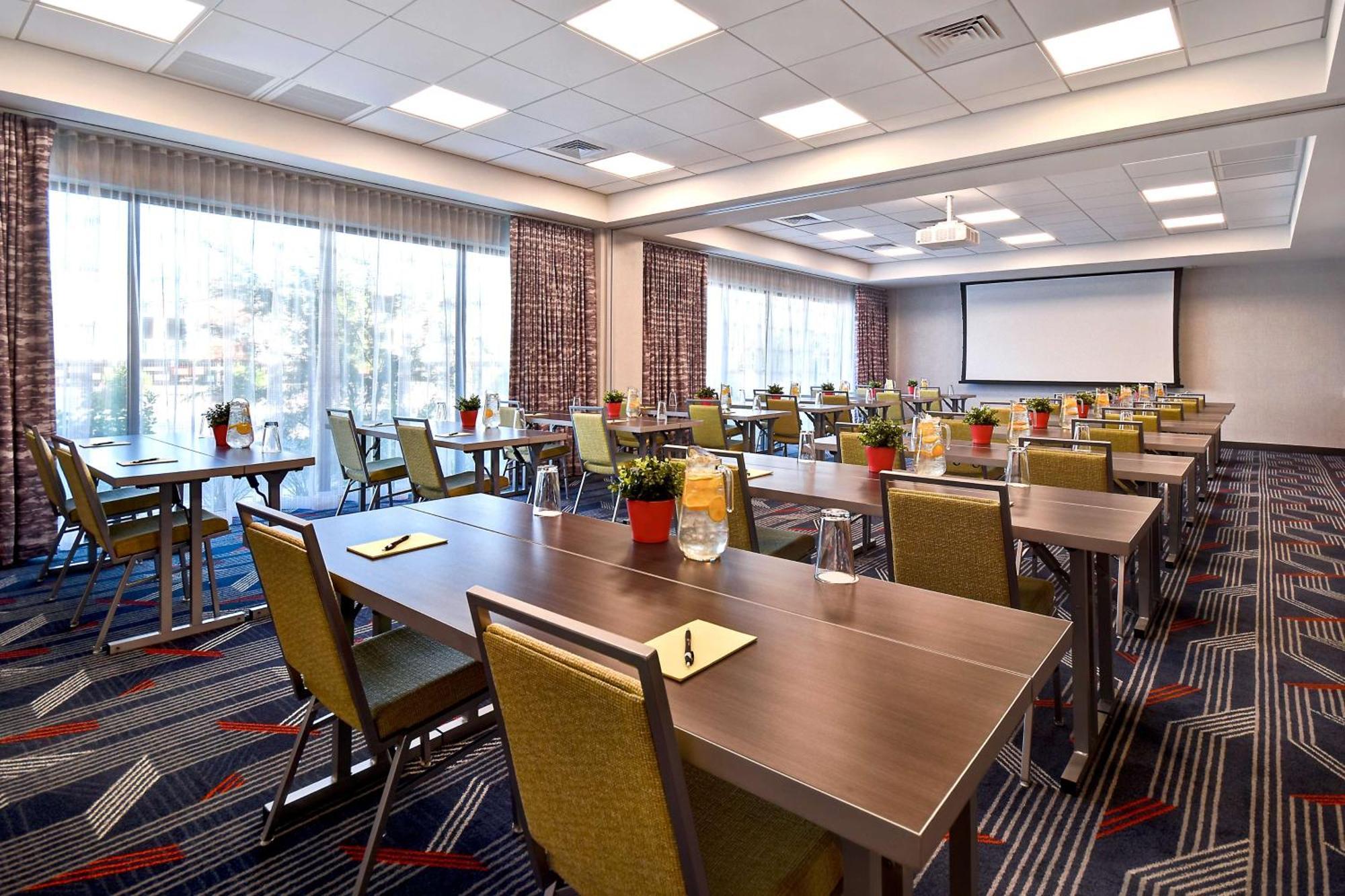 Home2 By Hilton Vegas Convention Center - No Fee Las Vegas