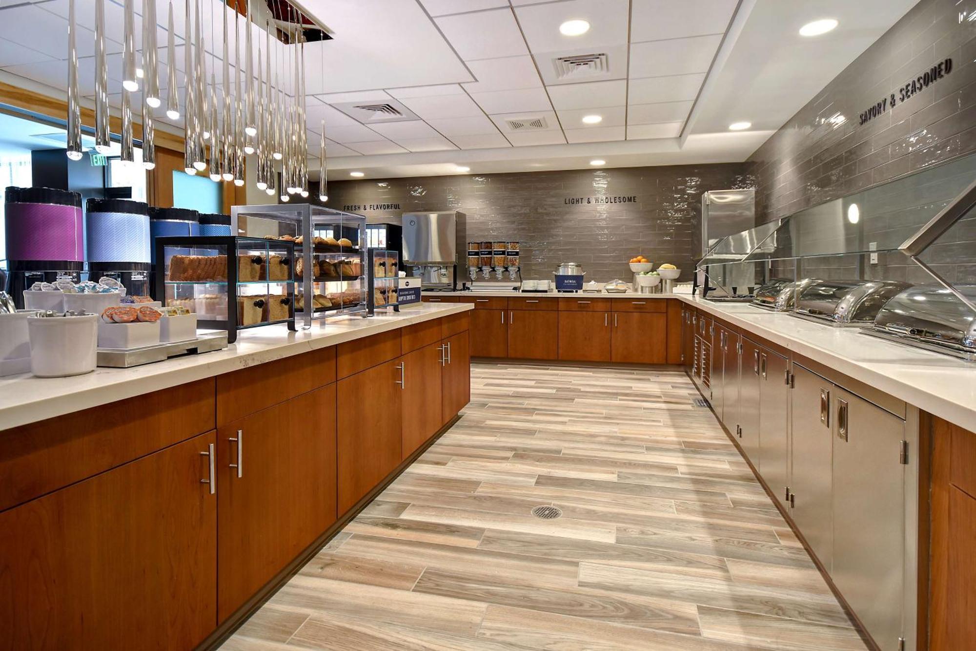 Home2 By Hilton Vegas Convention Center - No Fee 3*