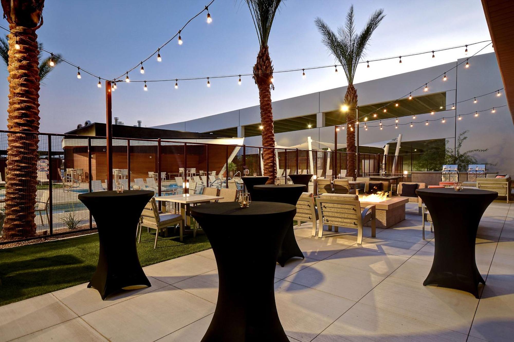 Hotel Home2 By Hilton Vegas Convention Center - No Fee
