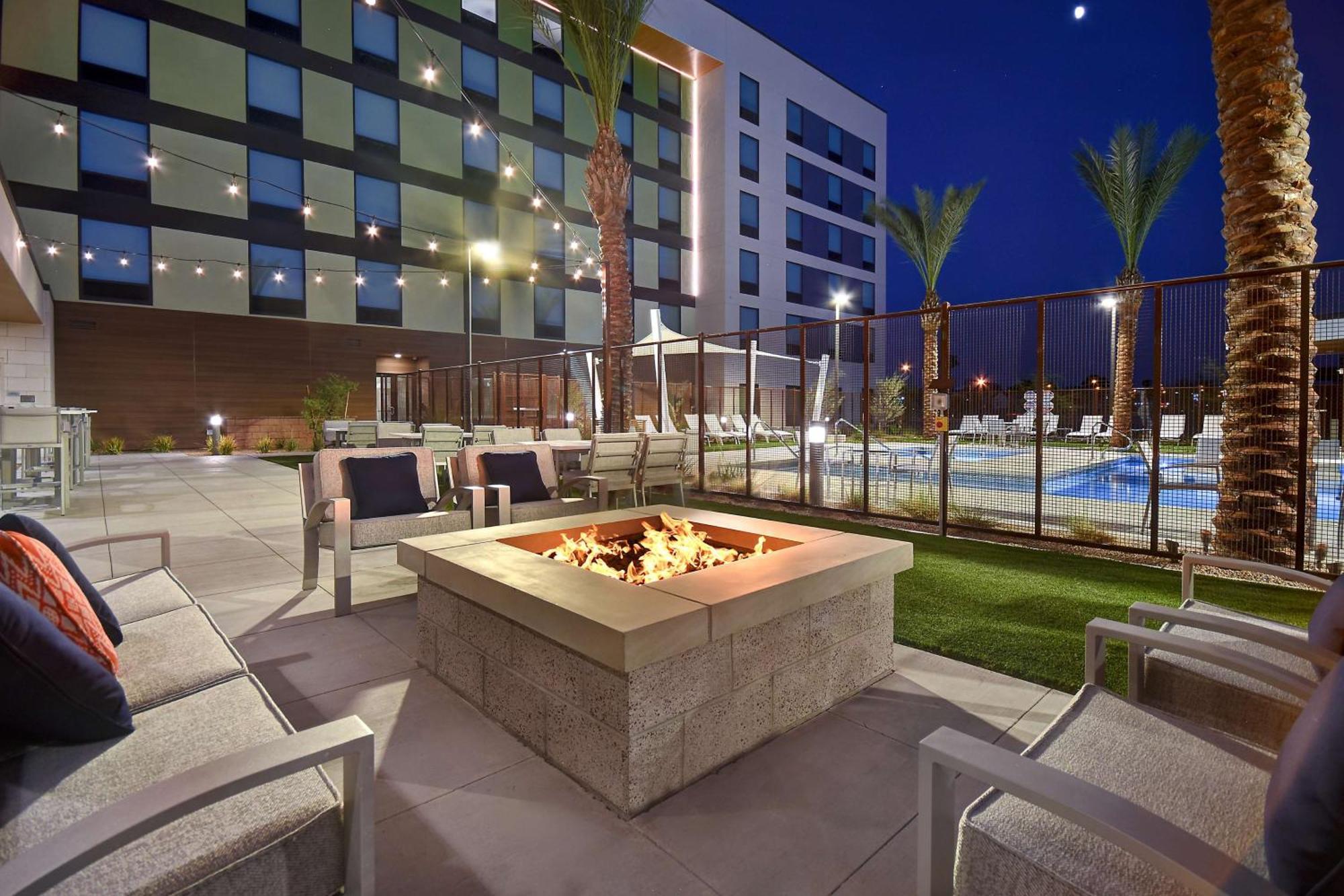 Home2 By Hilton Vegas Convention Center - No Fee Hotel