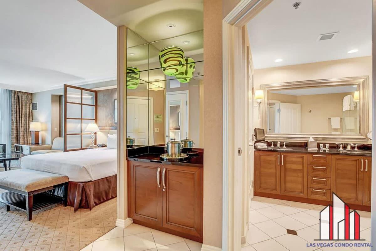 Holiday home Mgm Signature-15-711 Strip View Jacuzzi *