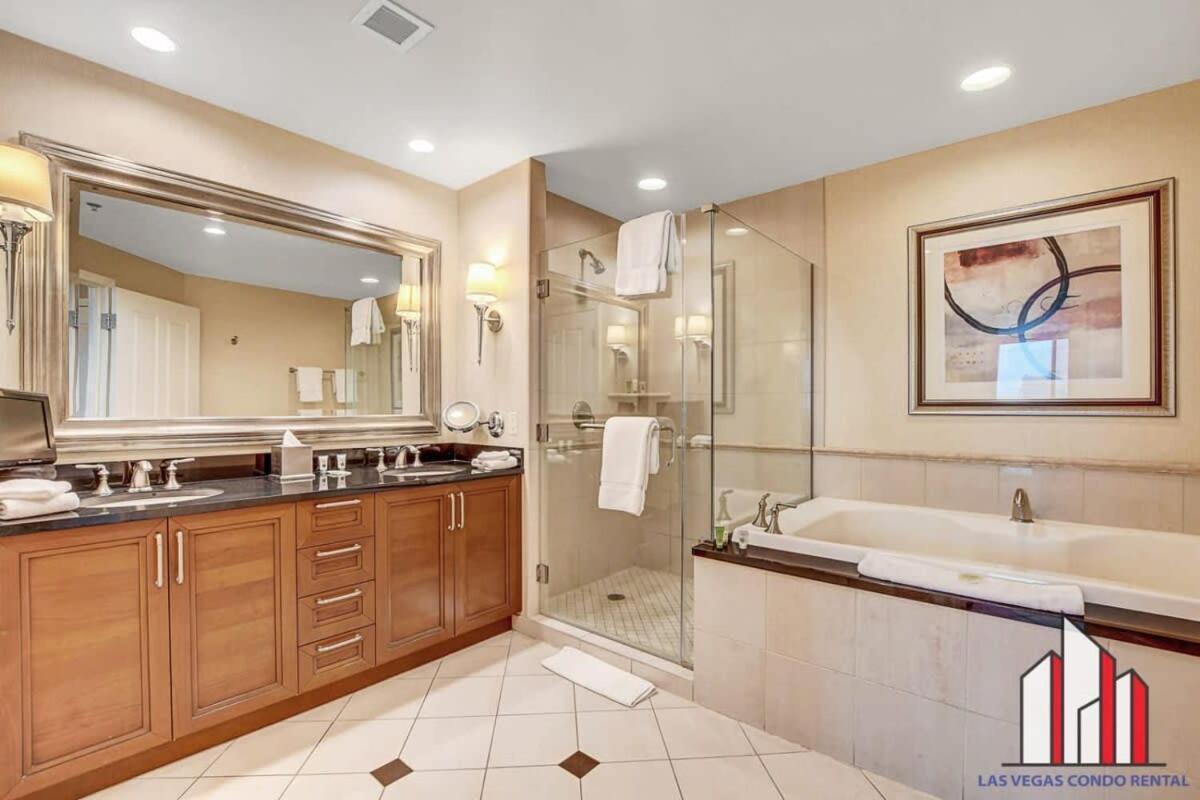Mgm Signature-15-711 Strip View Jacuzzi *