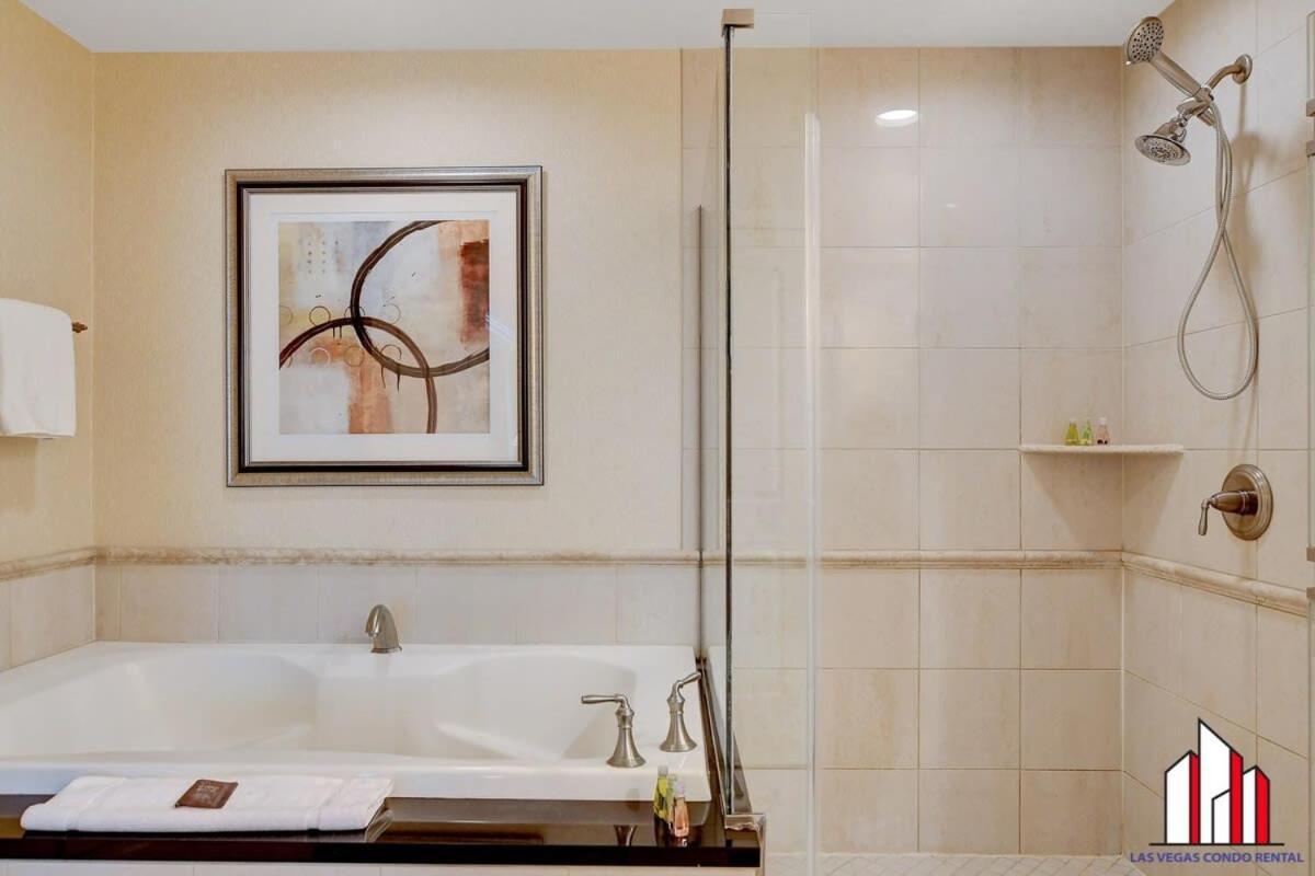 Mgm Signature-16-719 Strip View Jacuzzi *