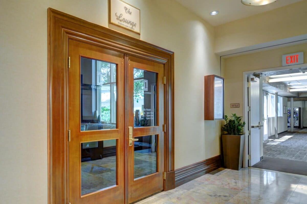Signature 2br3ba Balcony Combo Units 29-602 And 04 Holiday home Las Vegas