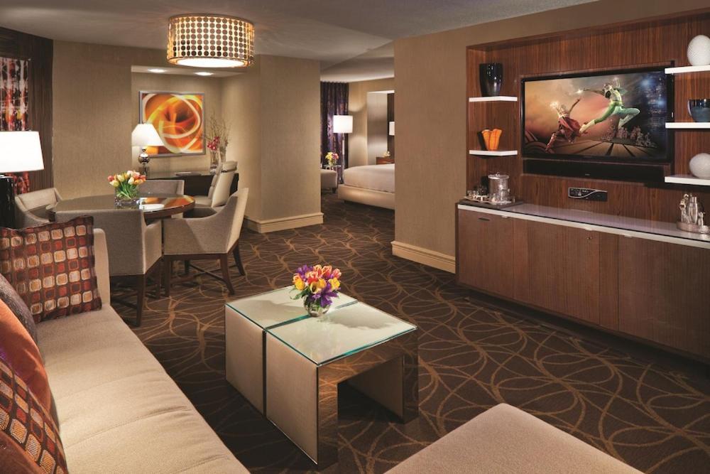 Mgm Grand & Casino By Suiteness Hotel