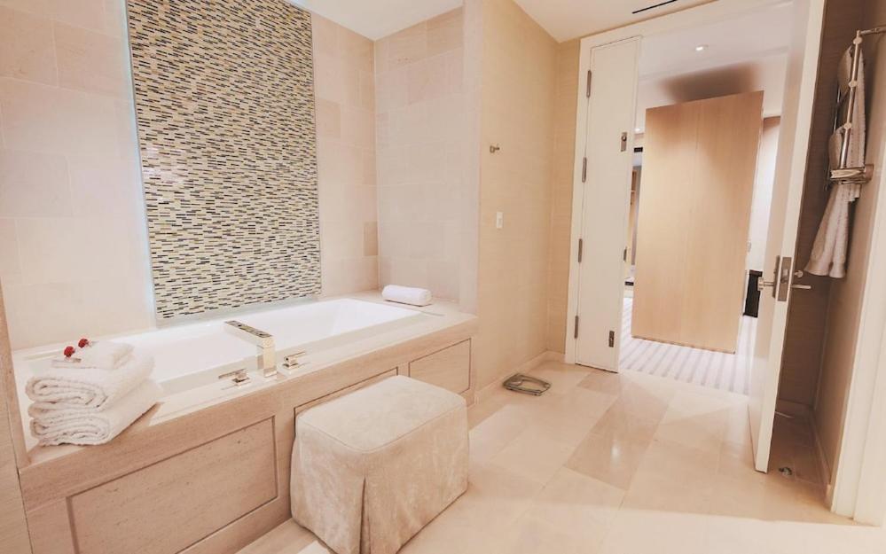Hotel Mgm Grand & Casino By Suiteness 4*