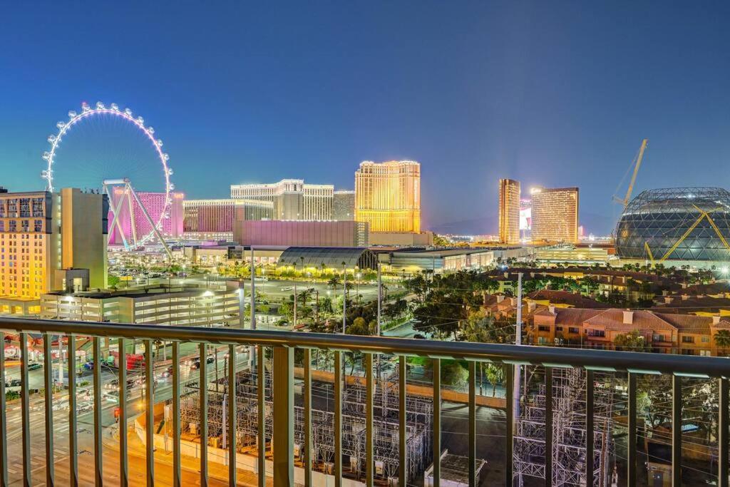 Ultimate Vegas Getaway One Bedroom With Balcony, Kitchen, Gym, Pool & Free Parking Aparthotel