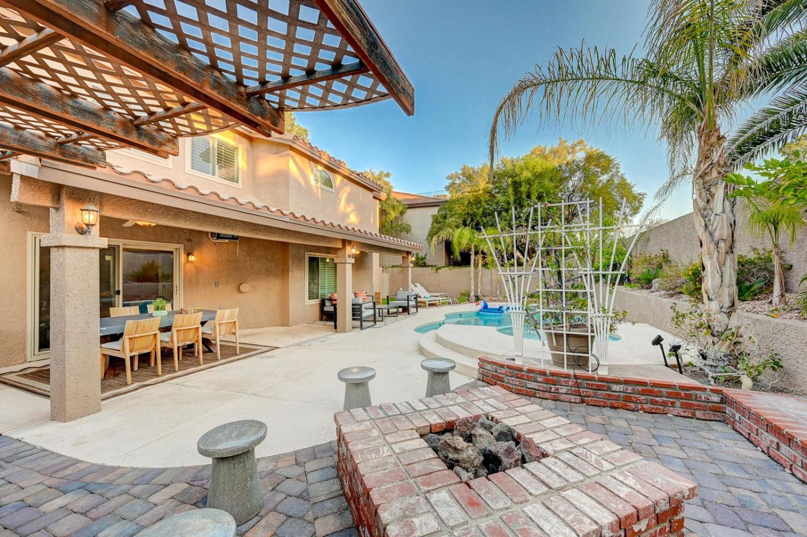 Gorgeous 6br With Pool And Holiday home