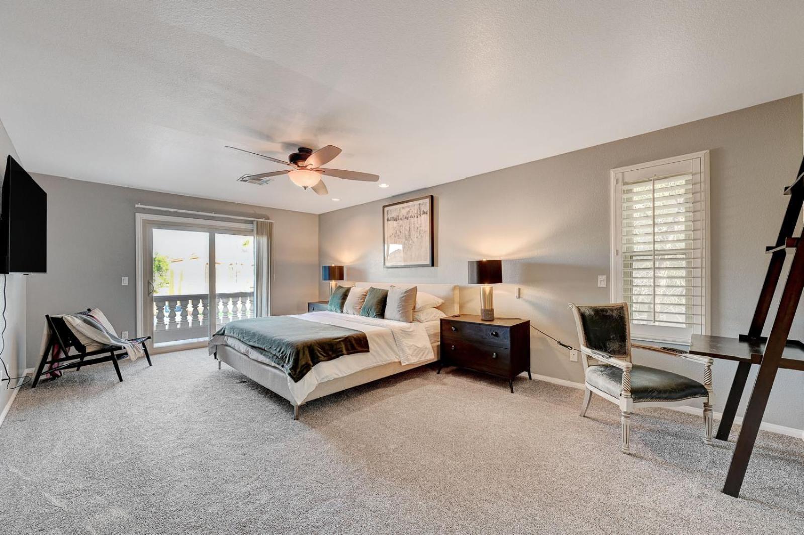Gorgeous 6br With Pool And Holiday home Las Vegas