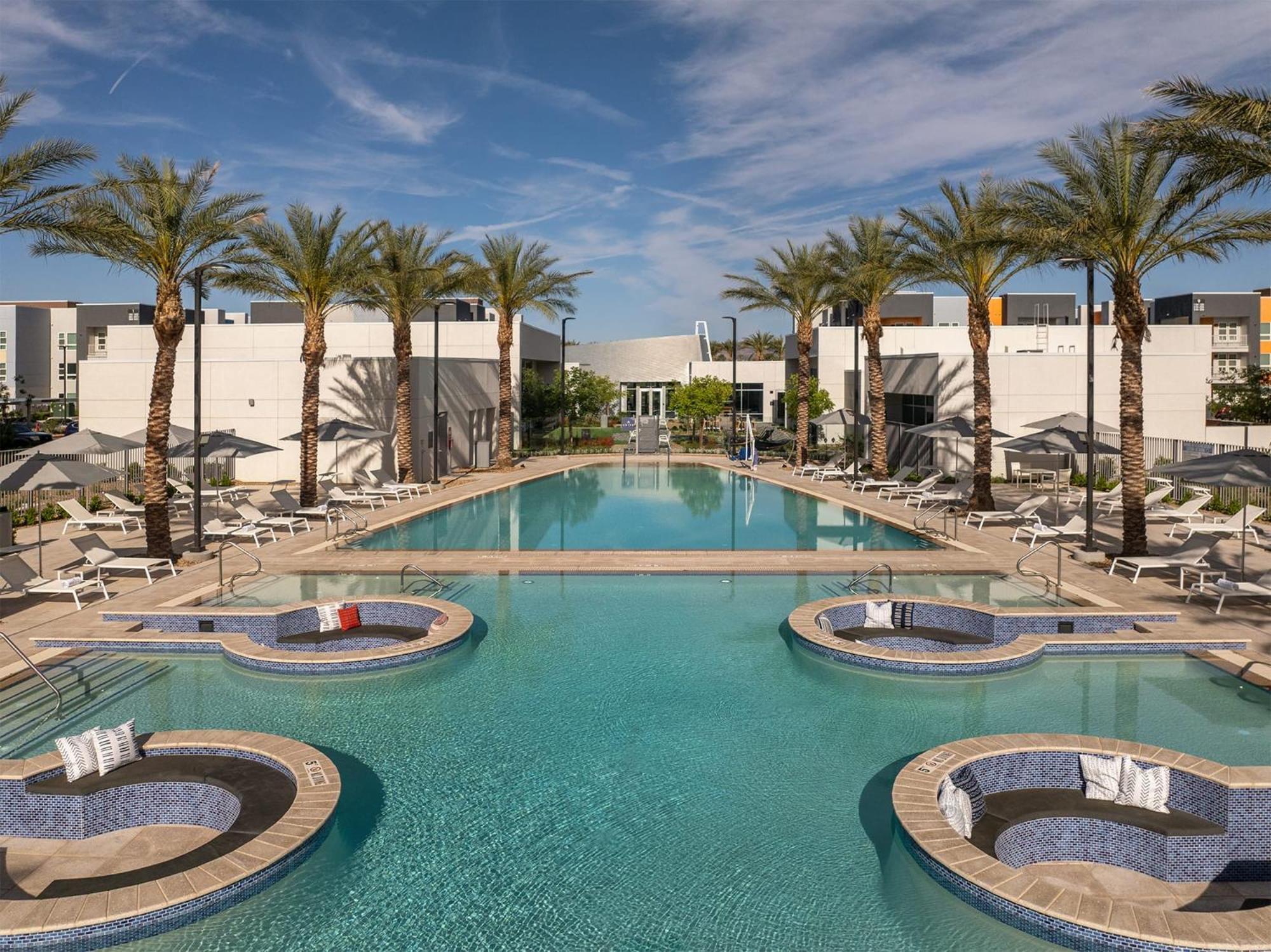 1 Bedroom Luxury Ariva