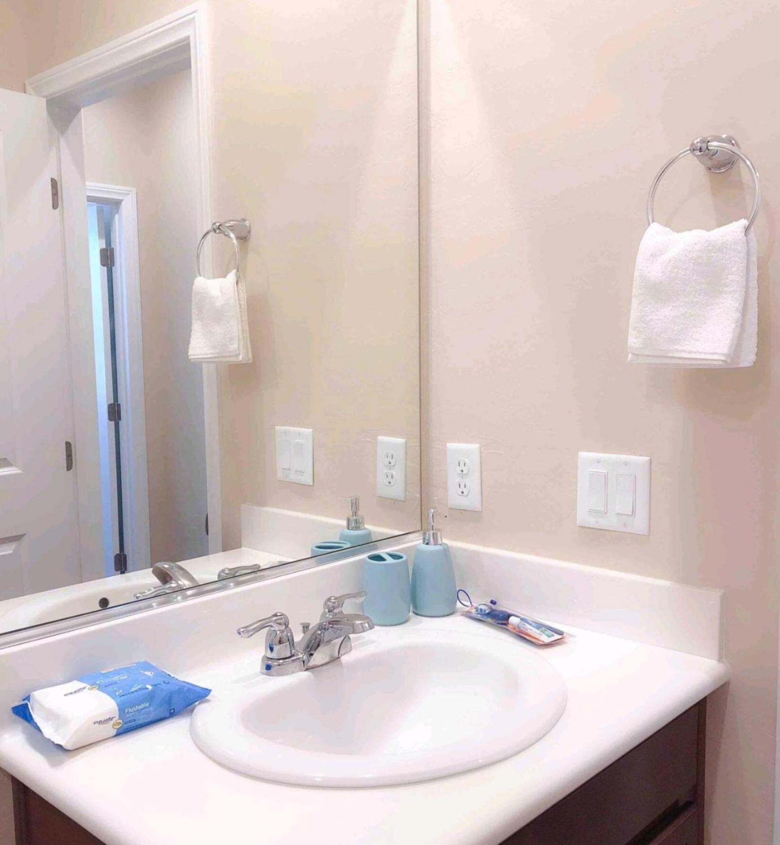 Homestay 1 North Vegas Airport Pick Up Private Bathroom Las Vegas