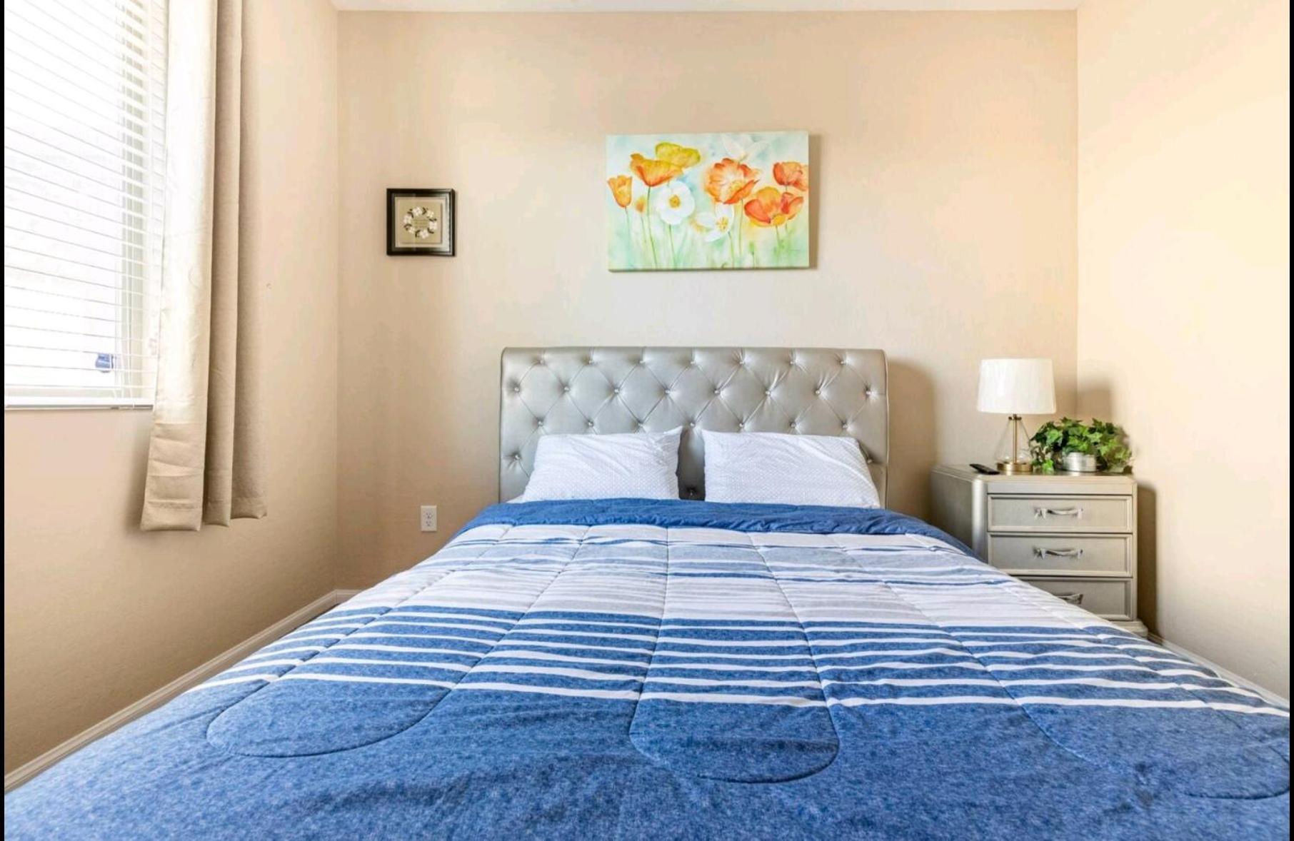 1 North Vegas Airport Pick Up Private Bathroom Homestay *