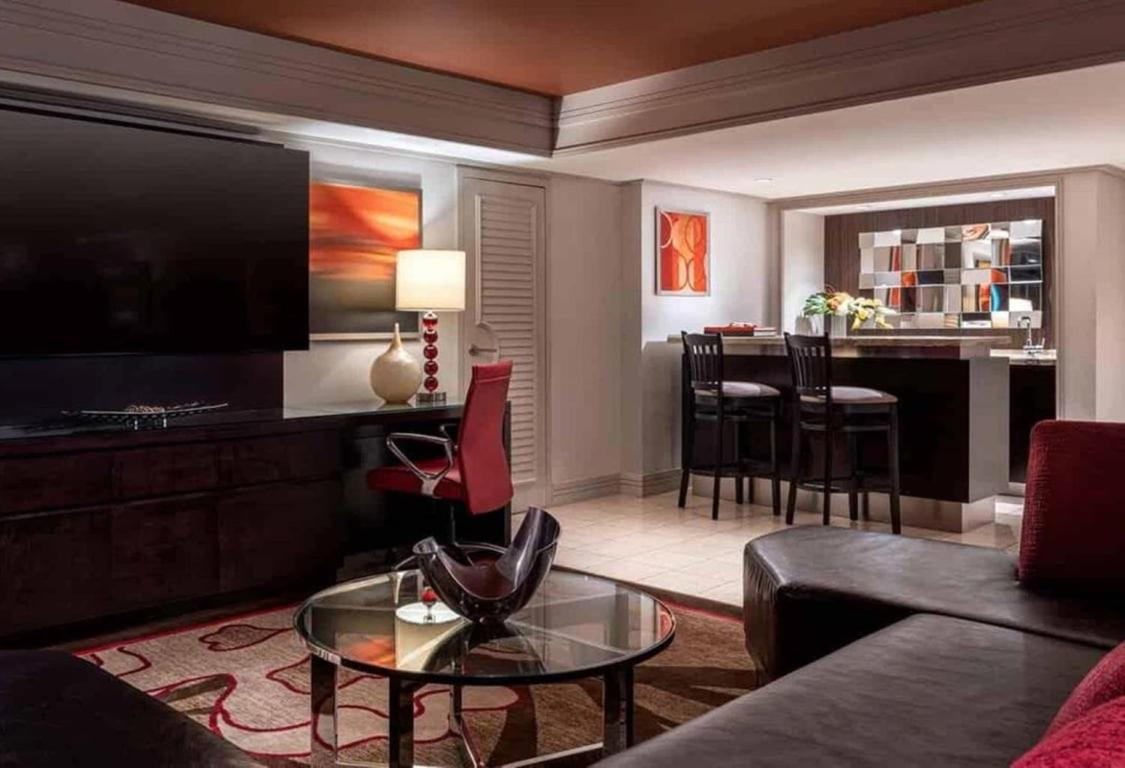 Hotel The Mirage & Casino By Suiteness 5*