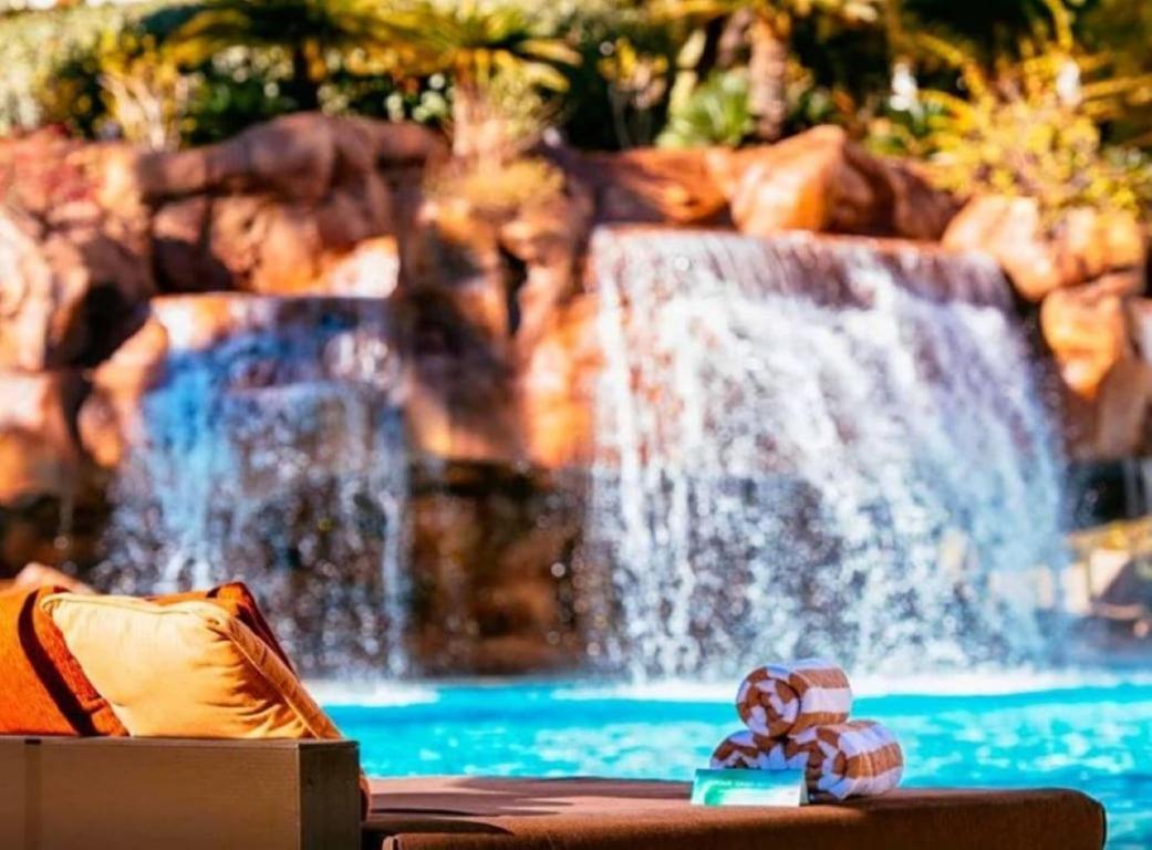 The Mirage & Casino By Suiteness Hotel